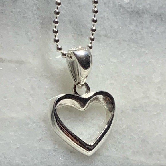 Sterling Silver Heart Pendant On 16” Chain - Picture 1 of 8